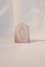 Grounding crystal décor: agate point