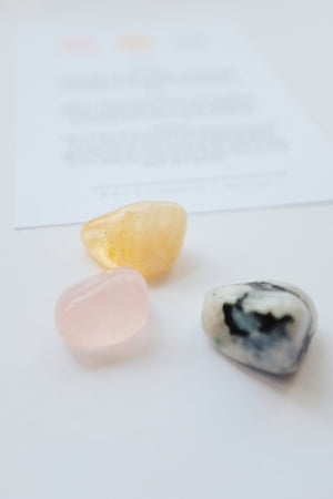 Packet of crystals for love, featuring a selection of stones to attract and enhance romantic and self-love energies.